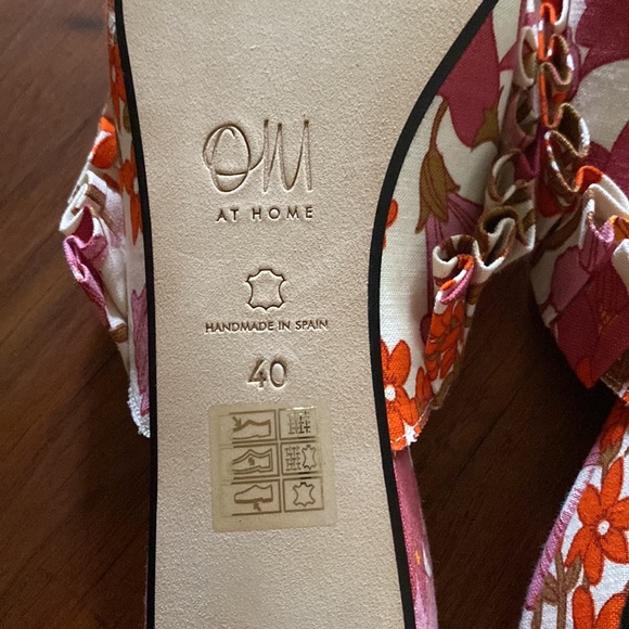 Olivia Morris at Home Blossom Frill Sippers in Canvas Floral - Picture 5 of 8